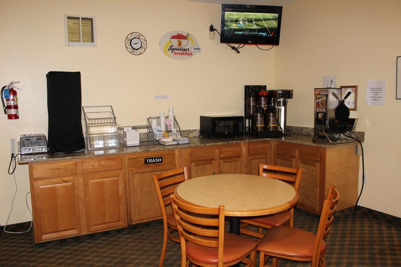 Hotel Super 8 By Wyndham East Stroudsburg - Poconos Extérieur photo